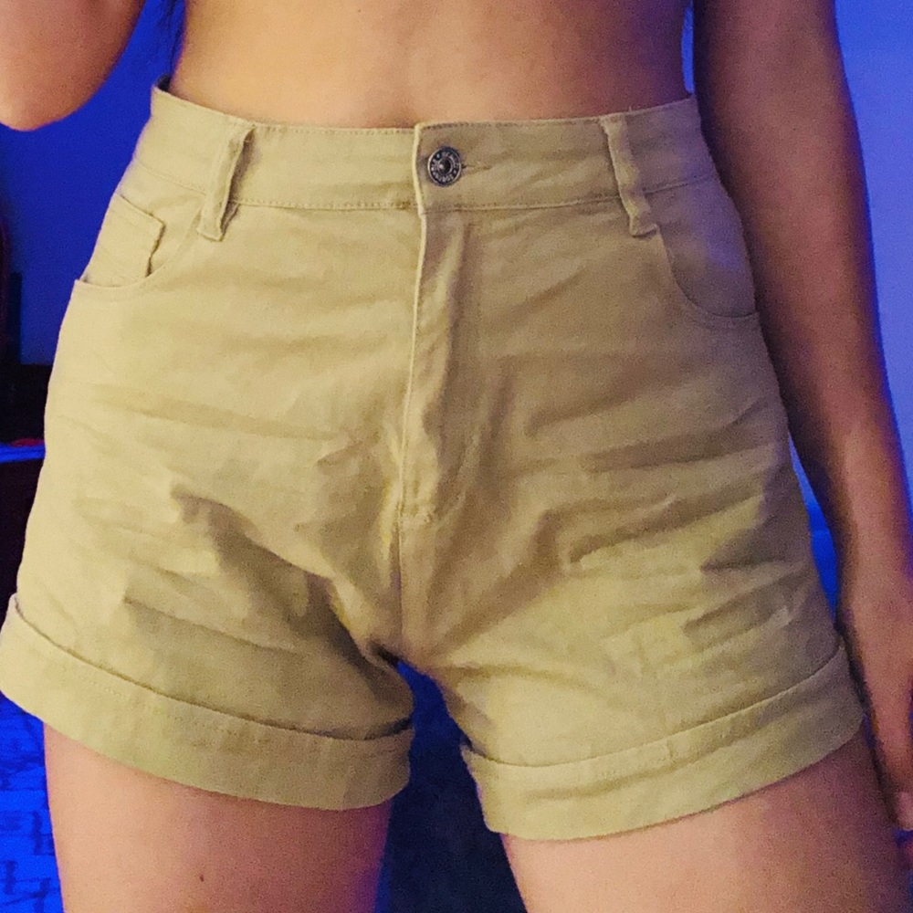 Tan shorts✨